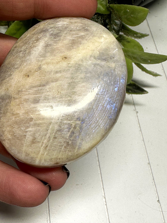 Moonstone Palm Stone